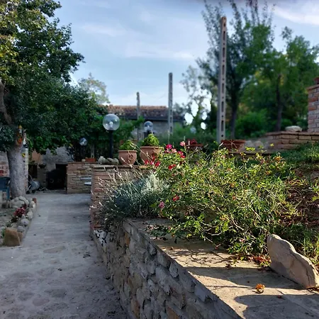 Turistici Carboni 1 N 35a * Penna San Giovanni